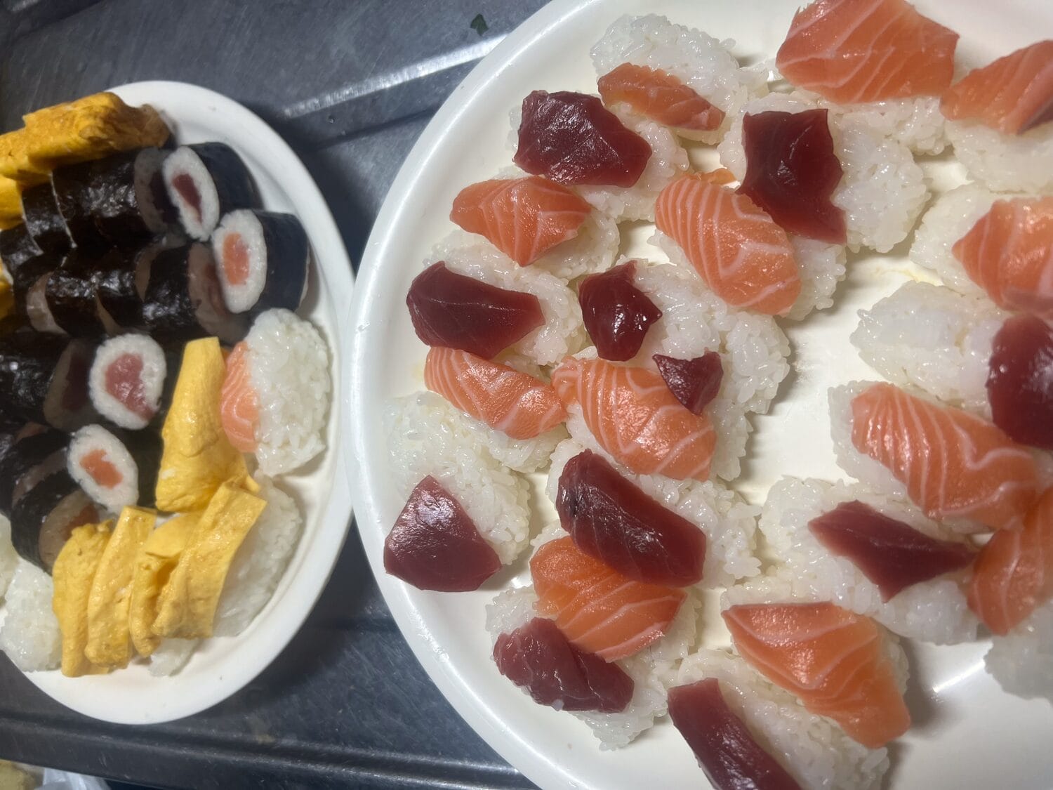 ロピア　魚萬海鮮はみ出し巻セット（本鮪・生サーモンセット）