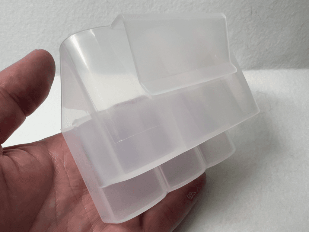 ダイソー　薬味チューブポケット