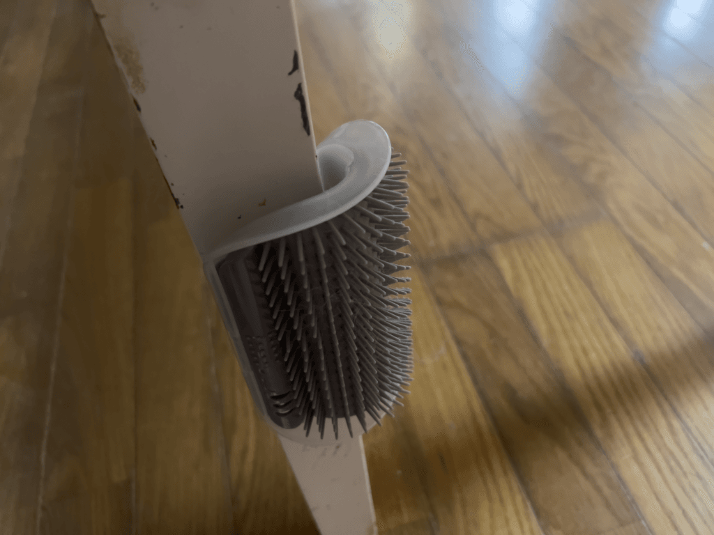 セリア　セルフグルーミングブラシ