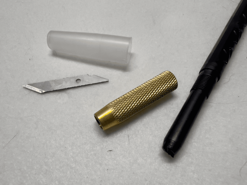 セリアのペーパークラフト用デザインナイフ ブラック