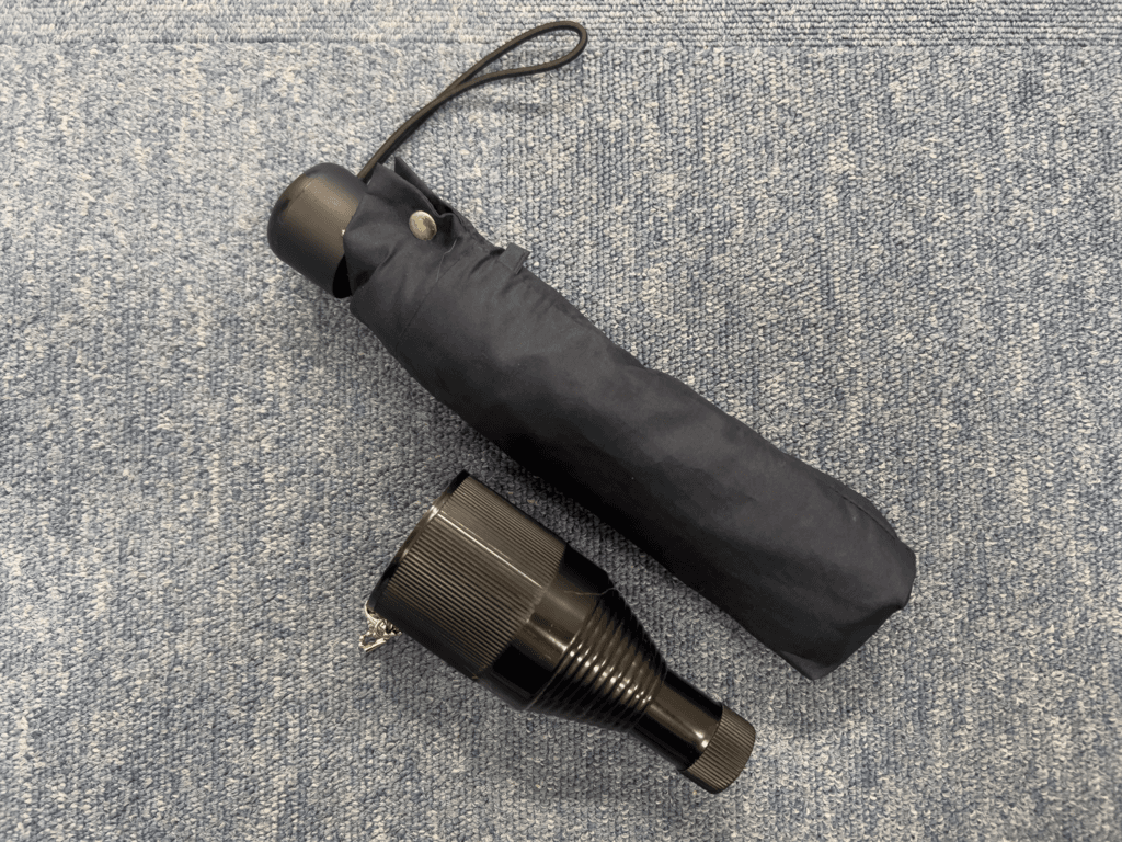 ダイソー　伸縮傘カバー