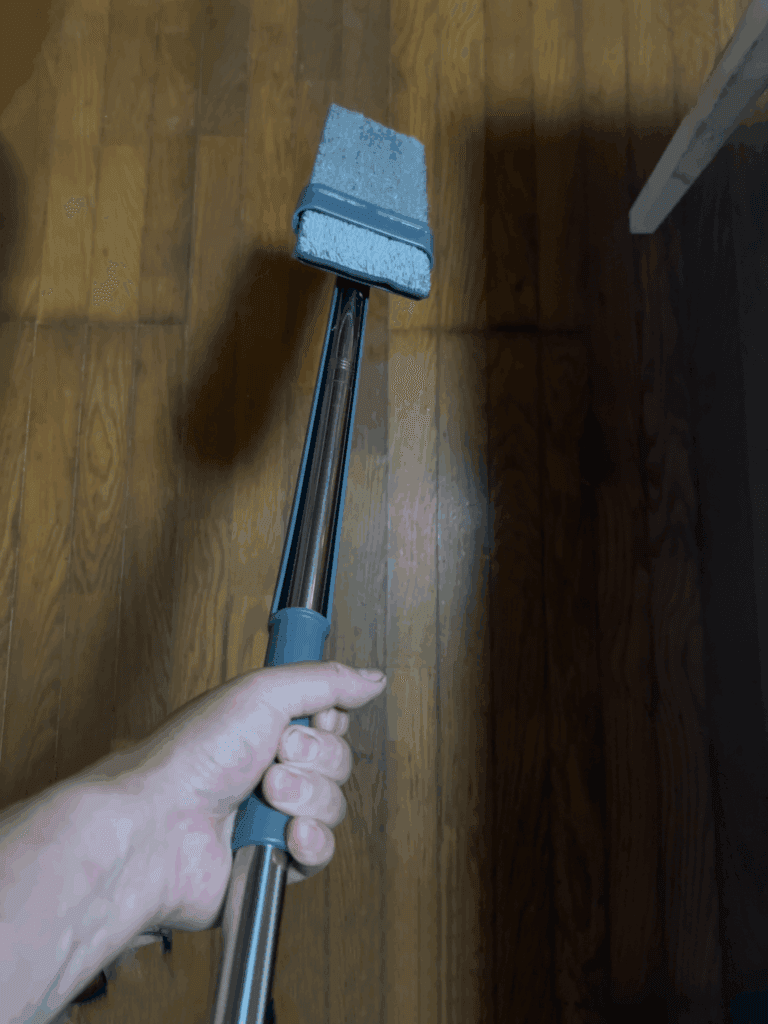 ダイソー「簡単水絞り3段モップ」