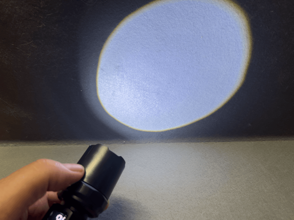 ダイソー 充電式LEDライト