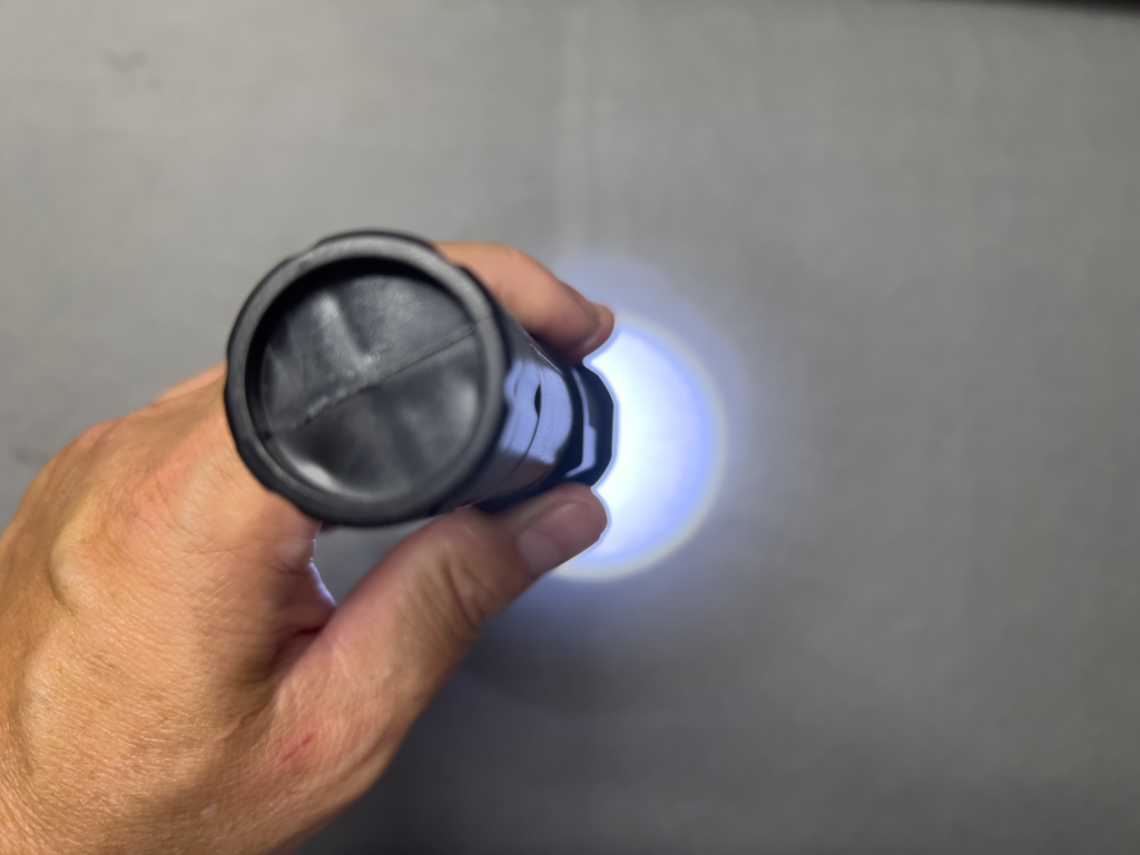 ダイソー 充電式LEDライト