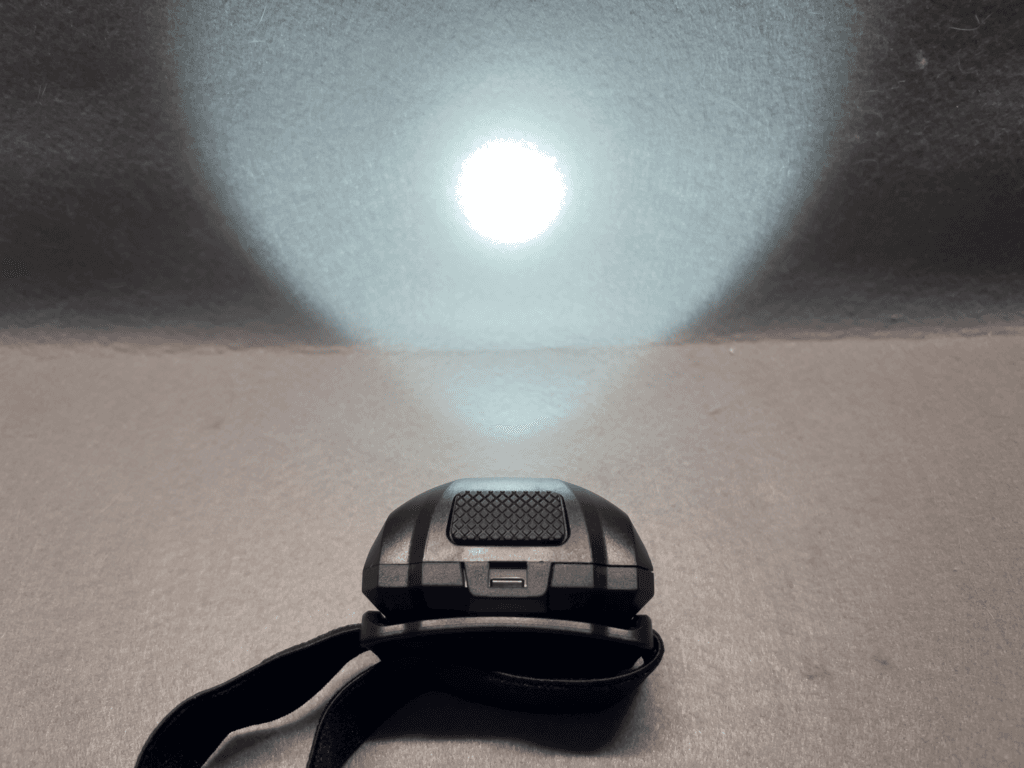 ダイソー　モーションセンサー付ヘッドライト