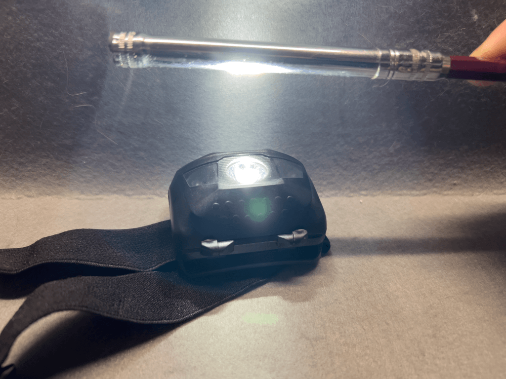 ダイソー　モーションセンサー付ヘッドライト