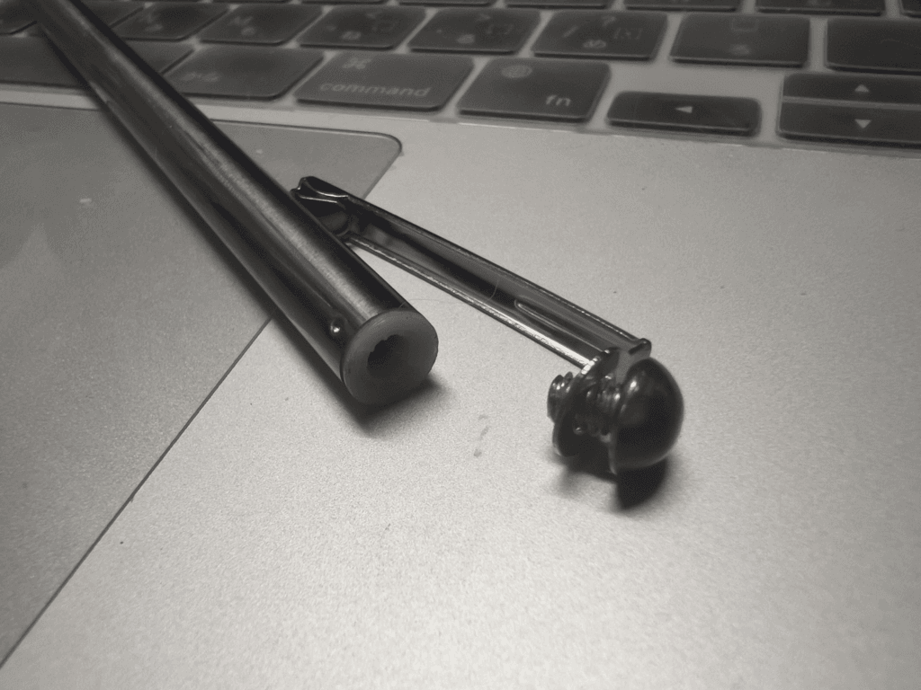 ダイソー　ピックアップツール　エア抜き