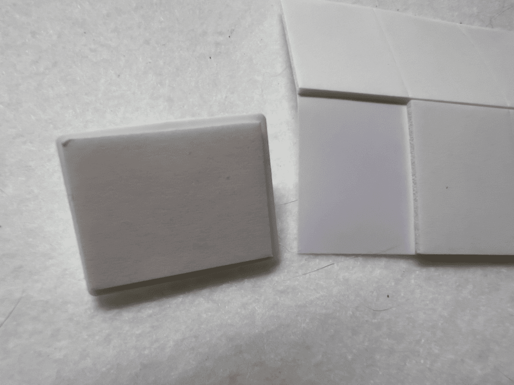 ダイソー　ワイド粘着コードフック