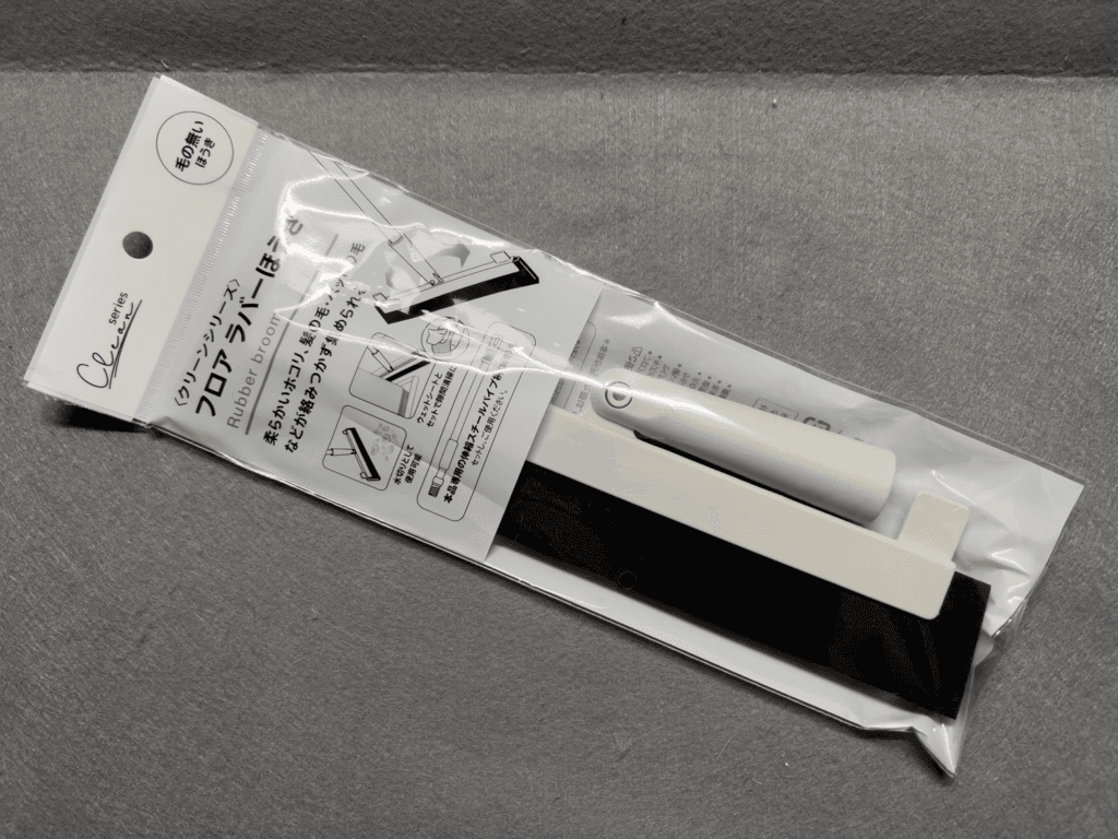 セリア　フロア　ラバーほうき