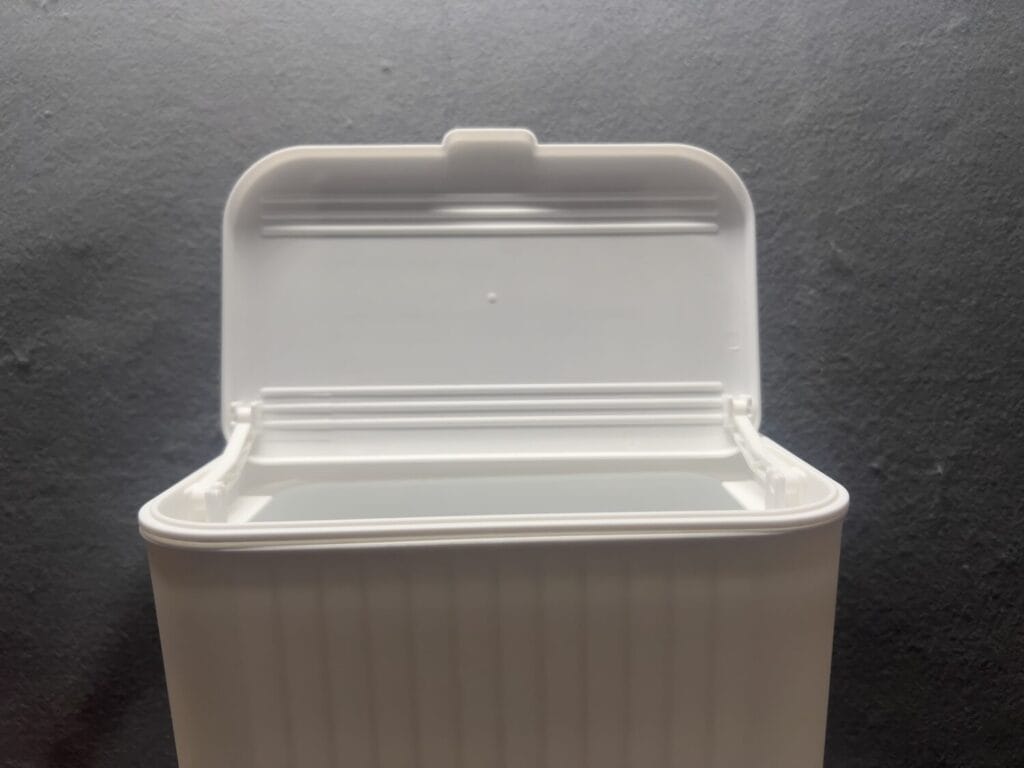 ダイソー　フタ付ゴミ箱