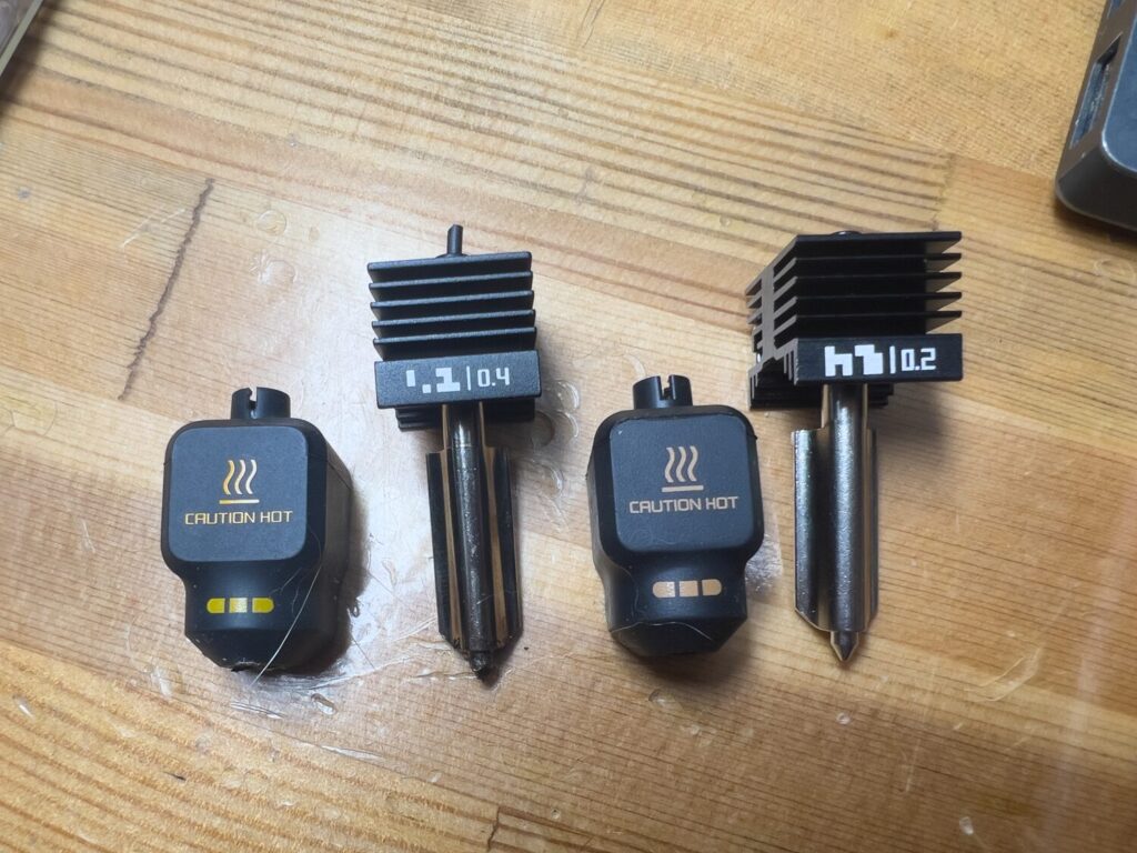 P2S 0.2mm 高速クイックスワップホットエンド 一体型高硬度鋼ノズル 耐高温エクストルーダー交換用 シリコンカバー付属 Bambu Lab P2S 3Dプリンター互換