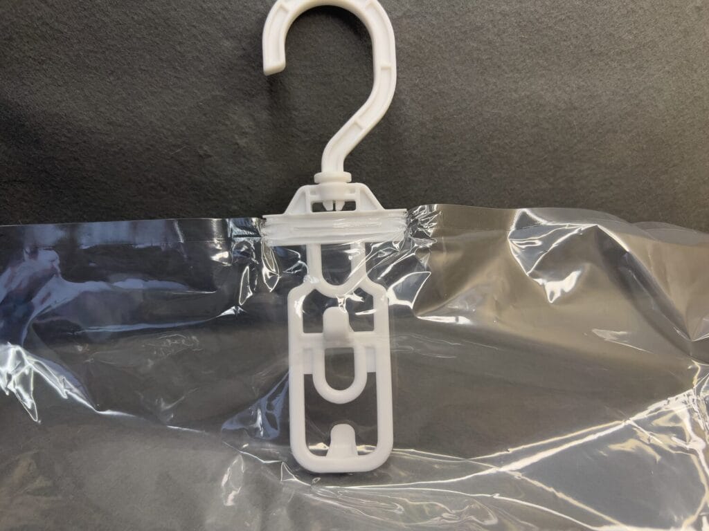 ダイソー　ダニ対策吊るせる衣類圧縮袋