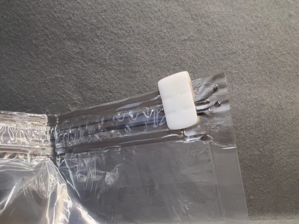 ダイソー　ダニ対策吊るせる衣類圧縮袋